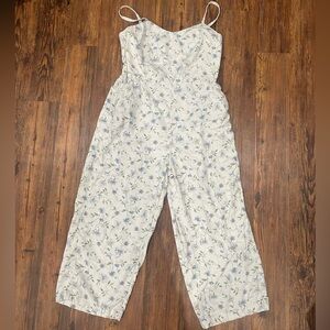 Old Navy Sleeveless Linen-Blend Floral-Print Jumpsuit